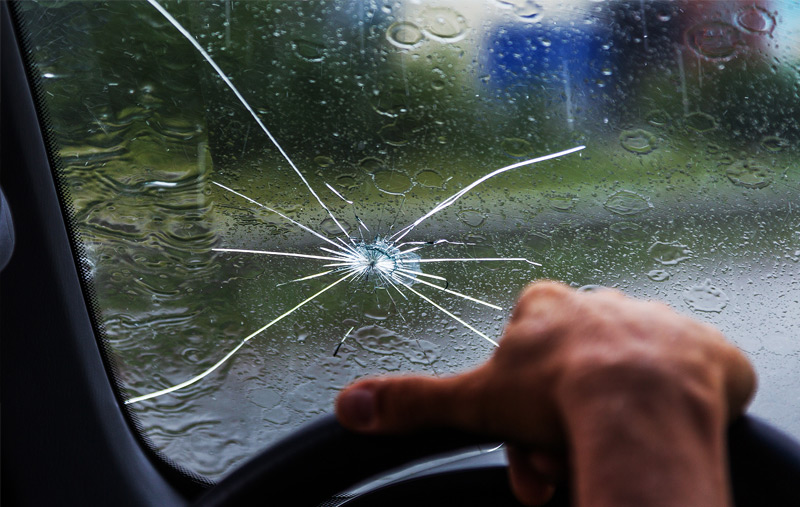 Risks of Driving With a Cracked Windshield
